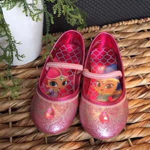 Adorable Shimmer & Shine shoes - 10